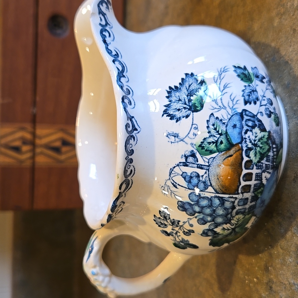 Vintage Mason's Fruit Basket Creamer and Sugar Bowl - Picture 2 of 8